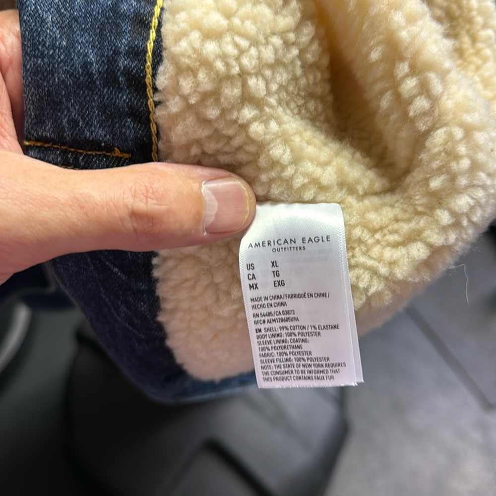 NEW & UNWORN - American Eagle sherpa shearling lined denim jacket - awesome - Picture 10 of 12